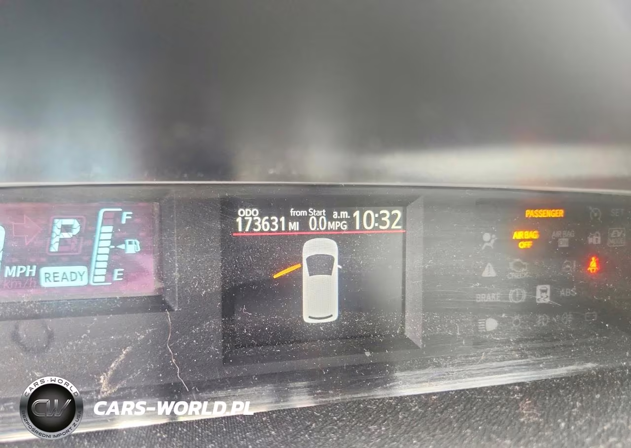 2014 Toyota Prius C Two VIN:JTDKDTB34E1080250 - 9