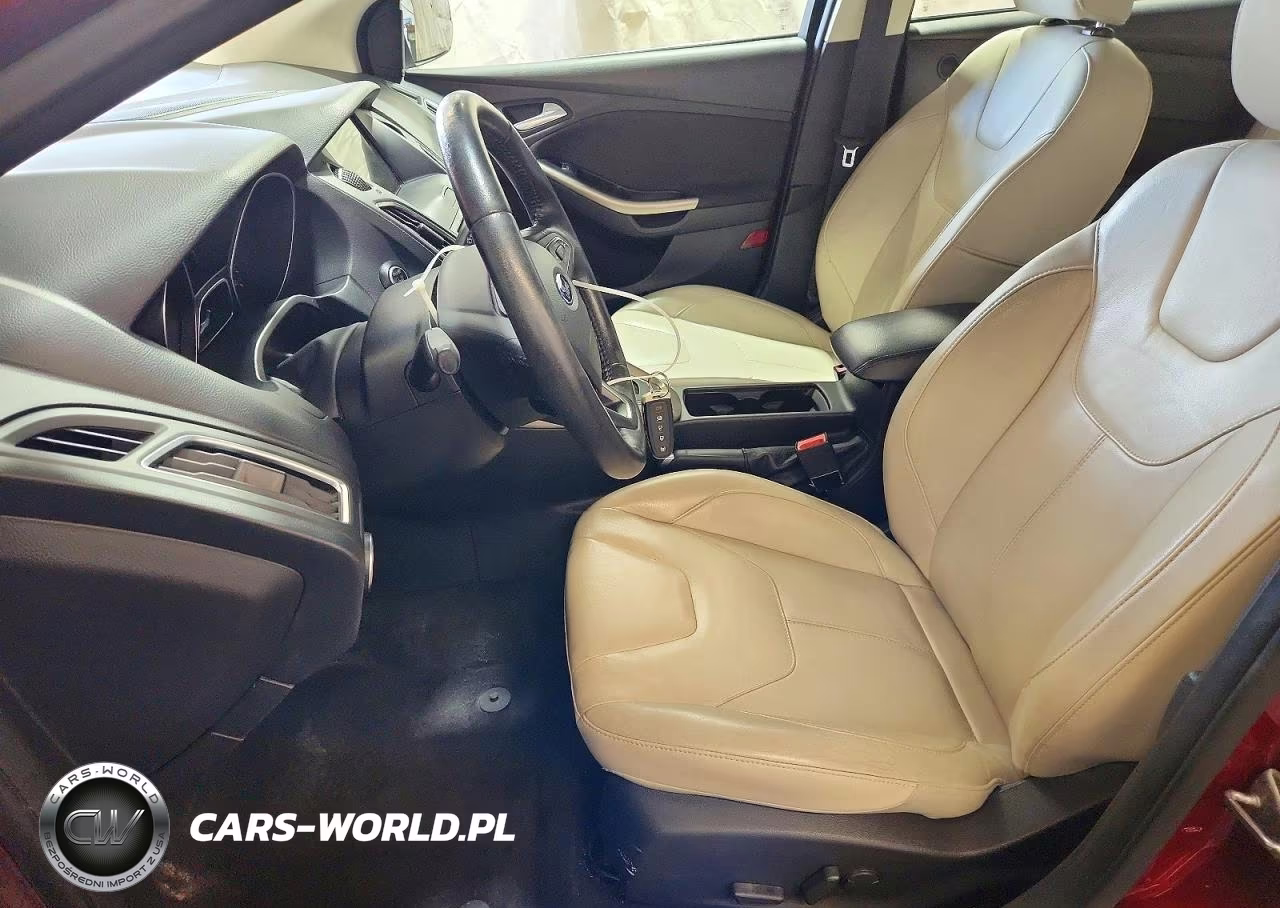 2016 Ford Focus Titanium VIN:1FADP3N23GL330495 - 7