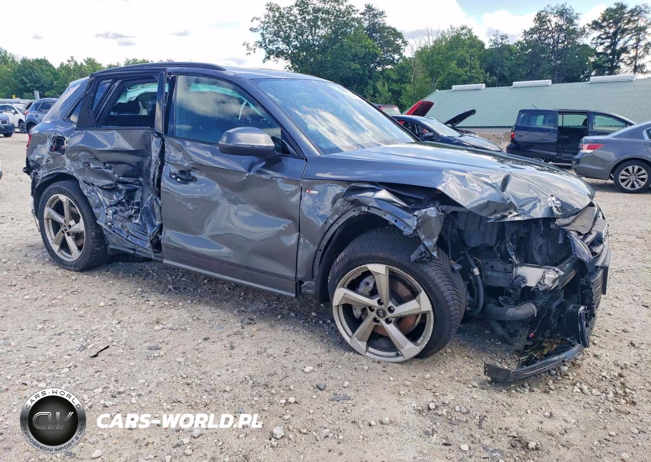 2020 Audi Q5 Titanium Premium Plus VIN:WA1ENAFY5L2122107 - 4