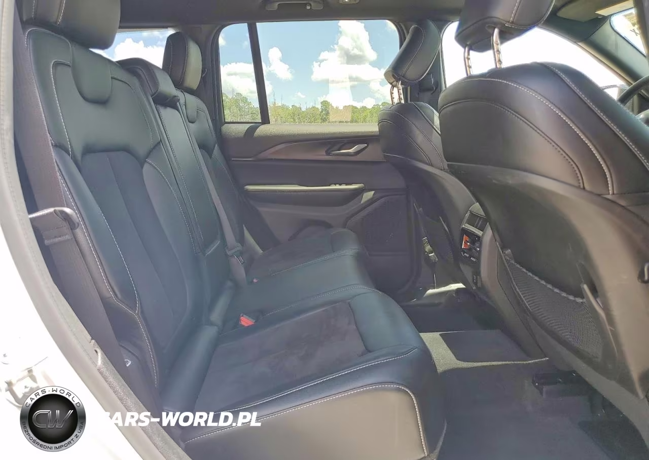 2023 Jeep Grand Cherokee Laredo VIN:1C4RJHAG8PC565281 - 11