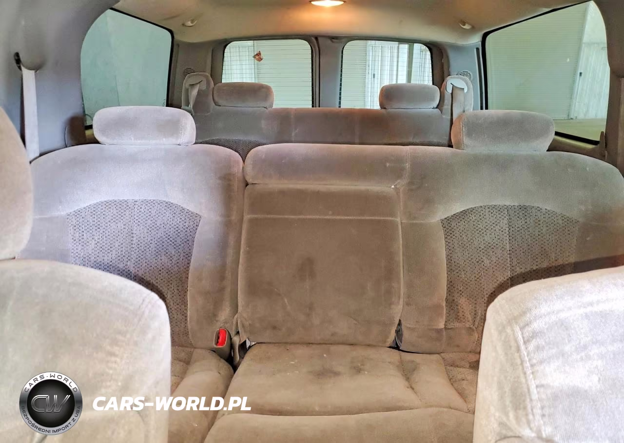 2000 Chevrolet Suburban K1500 VIN:3GNFK16T1YG178820 - 10
