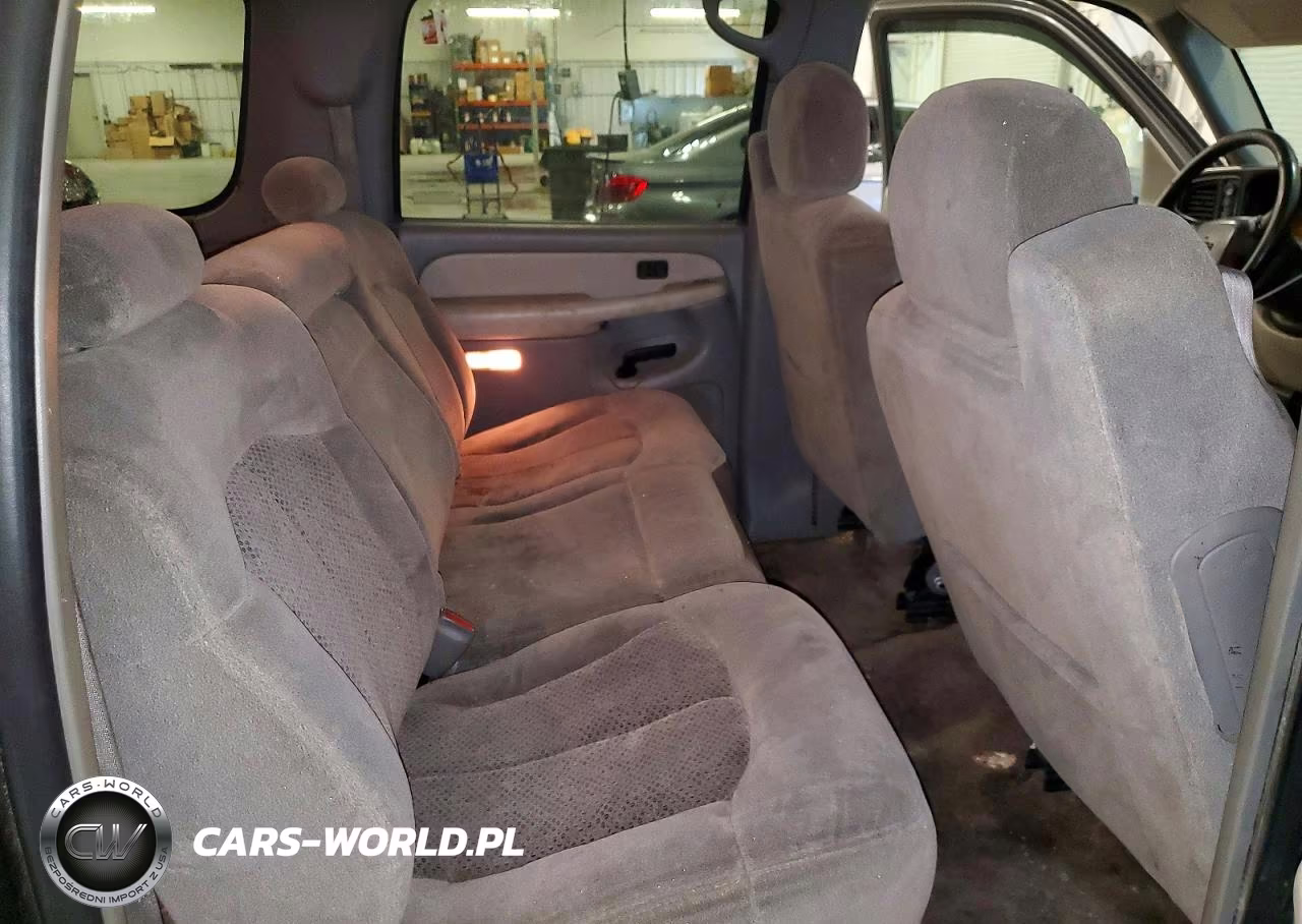 2000 Chevrolet Suburban K1500 VIN:3GNFK16T1YG178820 - 11