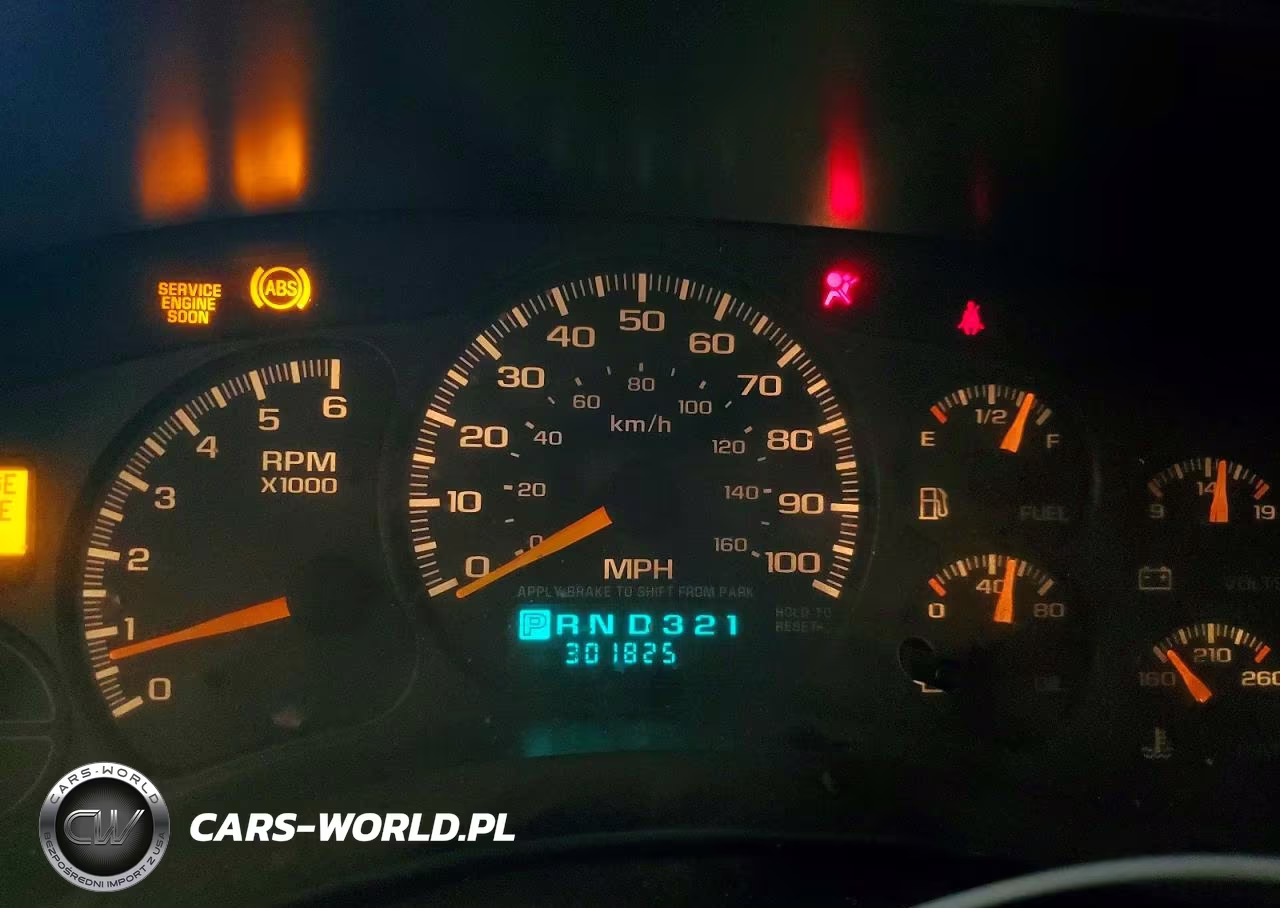 2000 Chevrolet Suburban K1500 VIN:3GNFK16T1YG178820 - 9