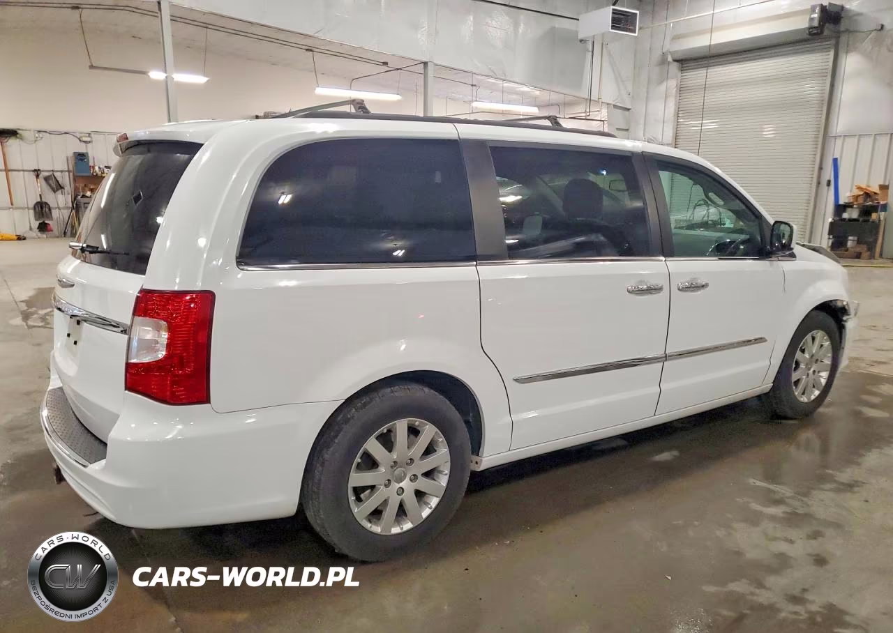 2016 Chrysler Town & Country Touring VIN:2C4RC1BG8GR253775 - 3