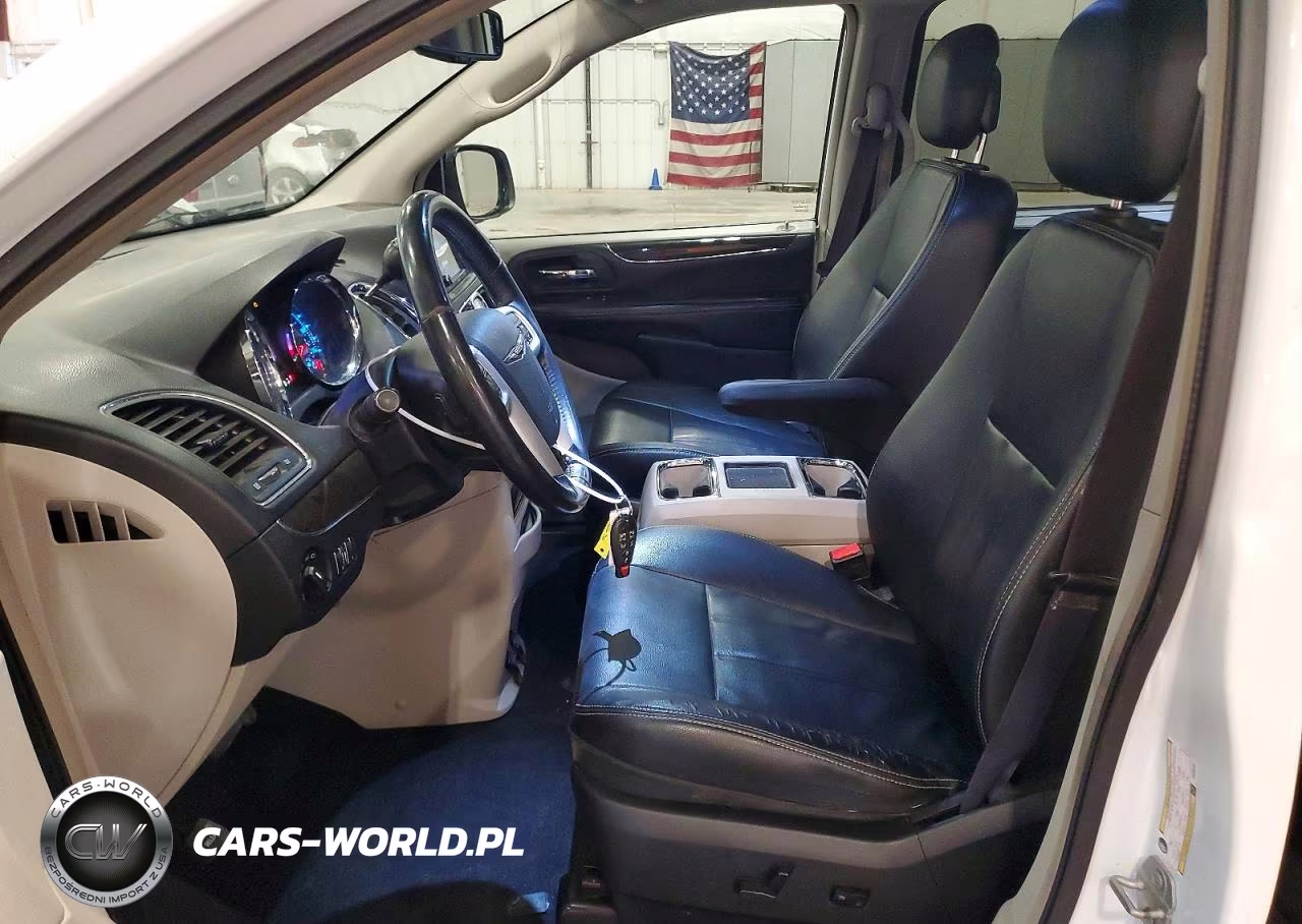 2016 Chrysler Town & Country Touring VIN:2C4RC1BG8GR253775 - 7
