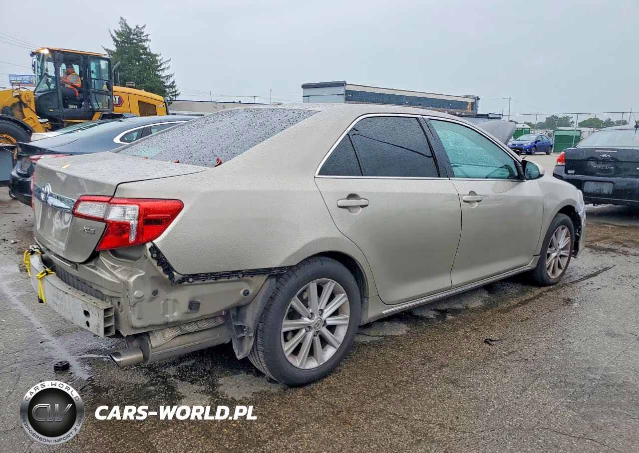 2014 Toyota Camry Xle VIN:4T4BF1FK4ER419377 - 3