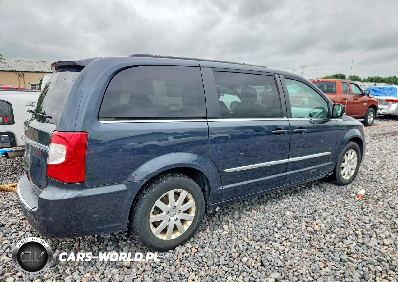 2013 Chrysler Town & Country Touring VIN:2C4RC1BG6DR820965 - 3