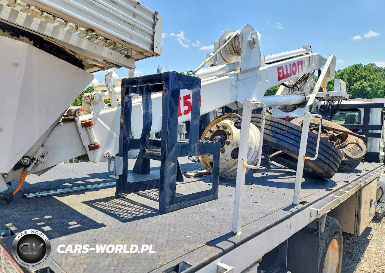 2005 International 4300 Bucket Truck VIN:1HTMMAAN75H126891 - 10