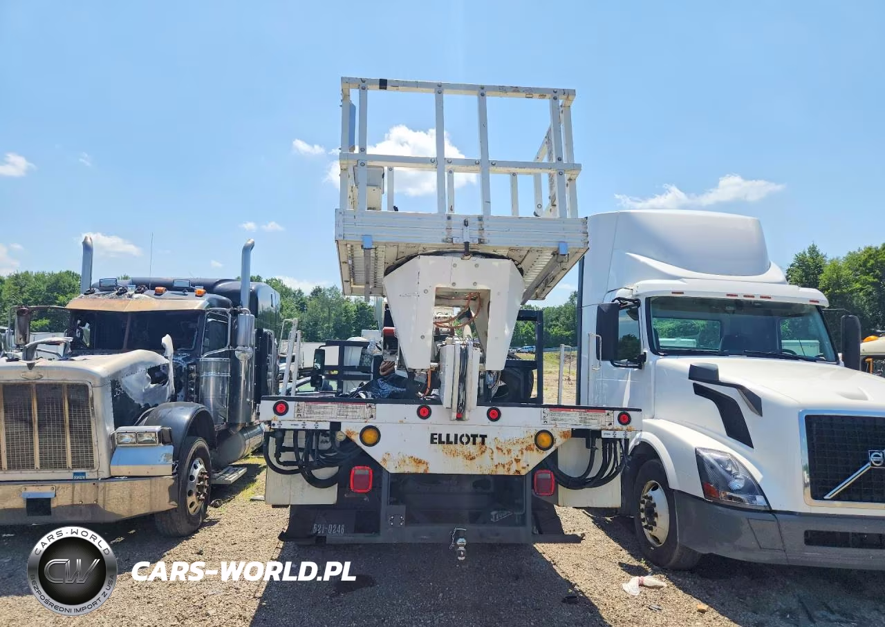 2005 International 4300 Bucket Truck VIN:1HTMMAAN75H126891 - 6