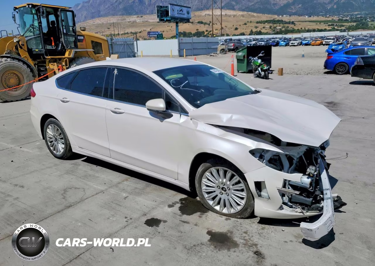 2020 Ford Fusion Se VIN:3FA6P0LUXLR112951 - 4