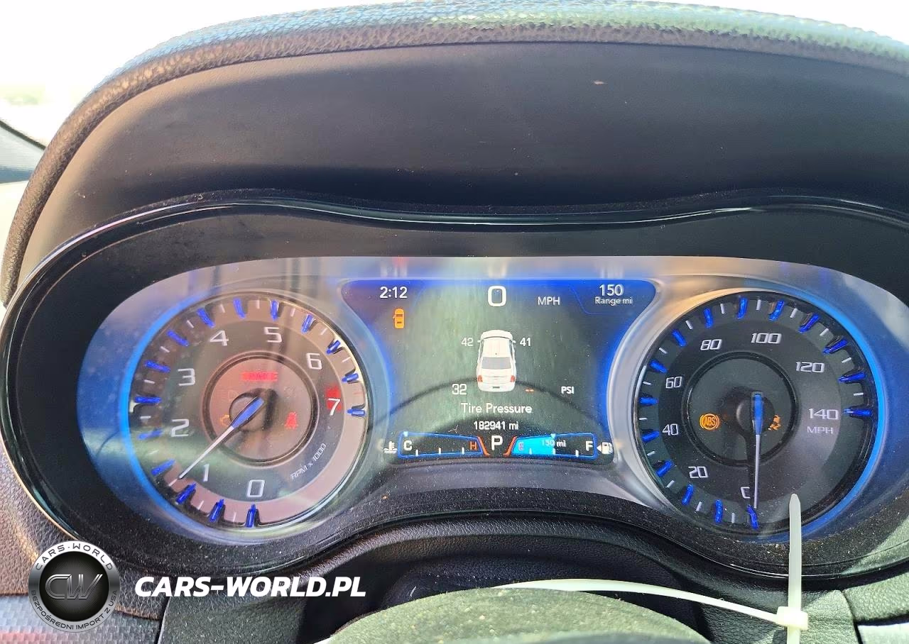 2015 Chrysler 300 S VIN:2C3CCABG6FH860143 - 9