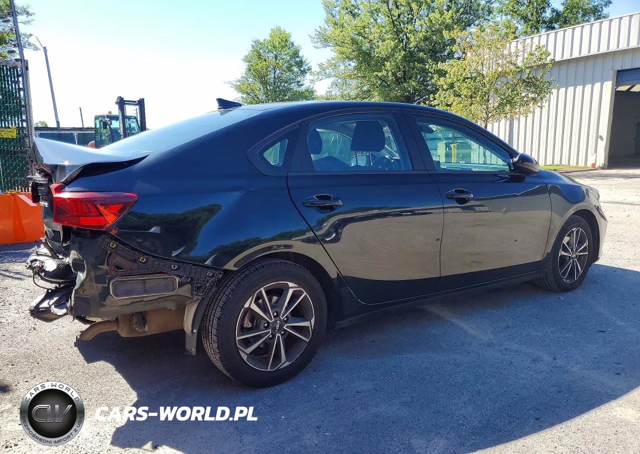 2024 Kia Forte Lxs VIN:3KPF24AD2RE739856 - 3
