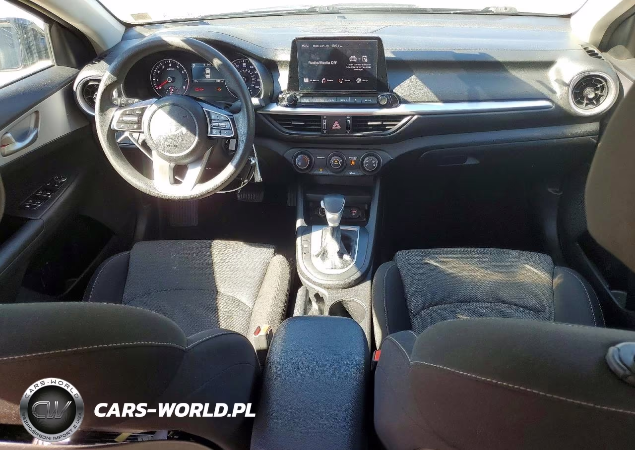 2024 Kia Forte Lxs VIN:3KPF24AD2RE739856 - 8