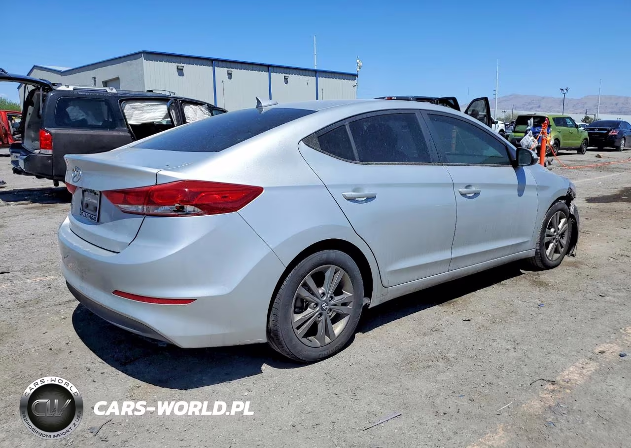 2018 Hyundai Elantra Sel VIN:5NPD84LFXJH368241 - 3