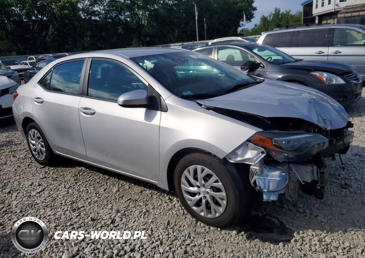 2019 Toyota Corolla Le VIN:2T1BURHE2KC136009 - 4