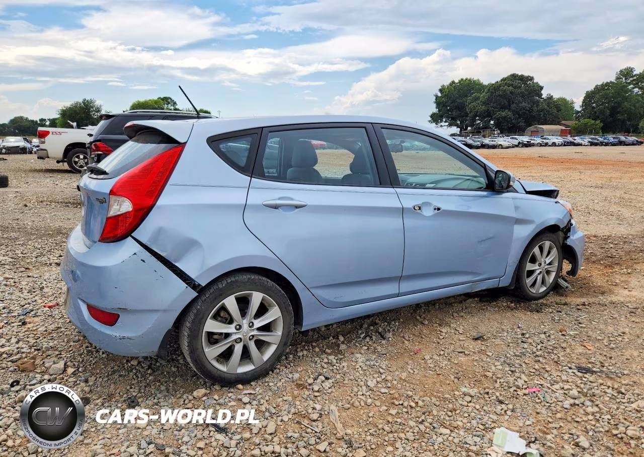 2014 Hyundai Accent Se VIN:KMHCU5AE6EU150439 - 3