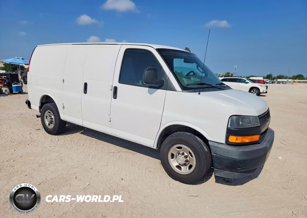 2018 Chevrolet Express G2500 VIN:1GCWGAFP9J1269366 - 4
