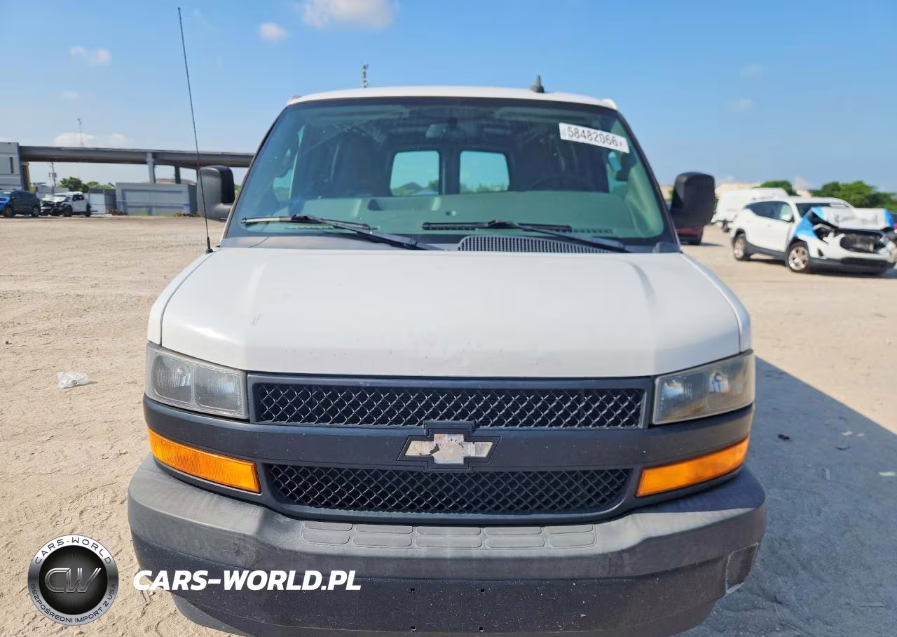2018 Chevrolet Express G2500 VIN:1GCWGAFP9J1269366 - 5