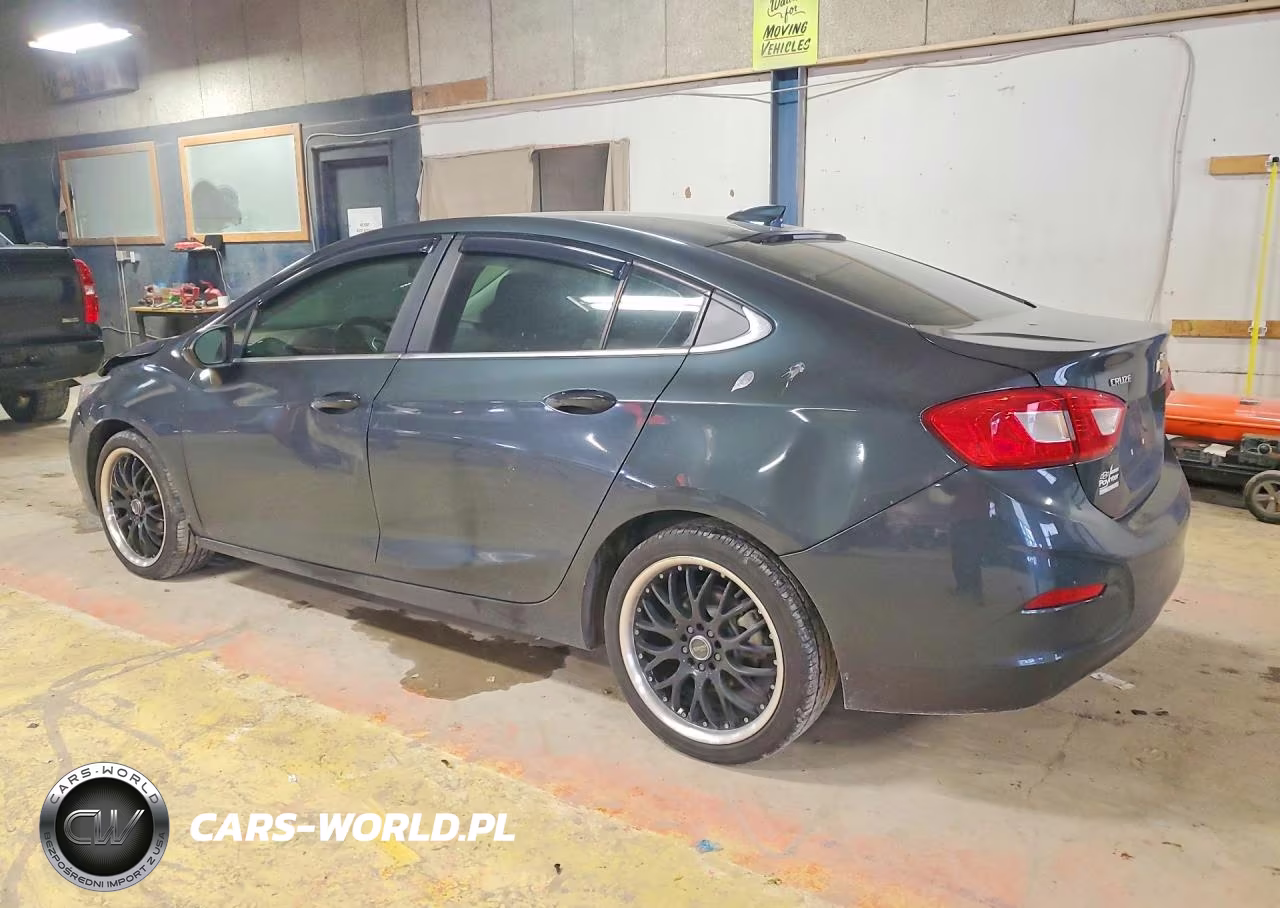 2018 Chevrolet Cruze Lt VIN:1G1BE5SM2J7163399 - 2