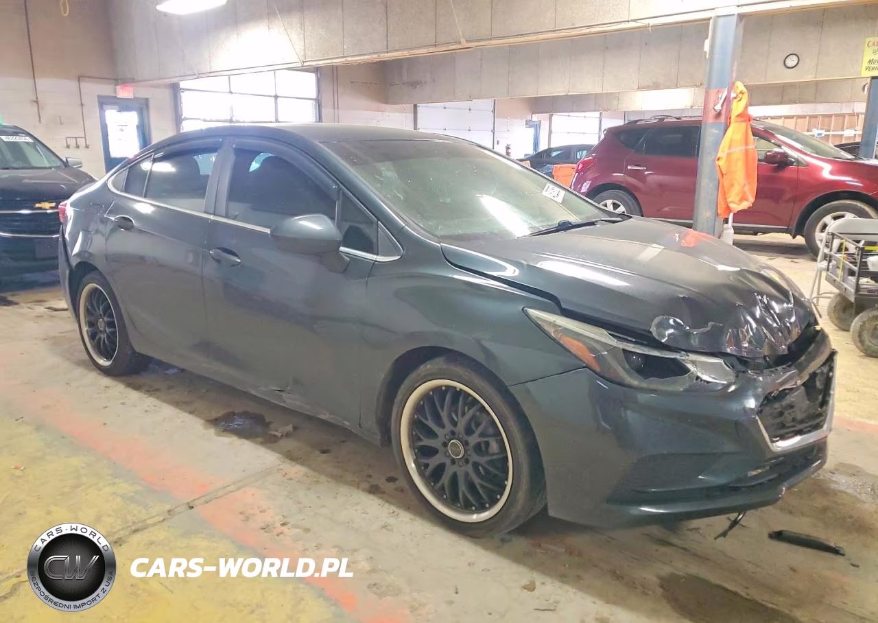 2018 Chevrolet Cruze Lt VIN:1G1BE5SM2J7163399 - 4
