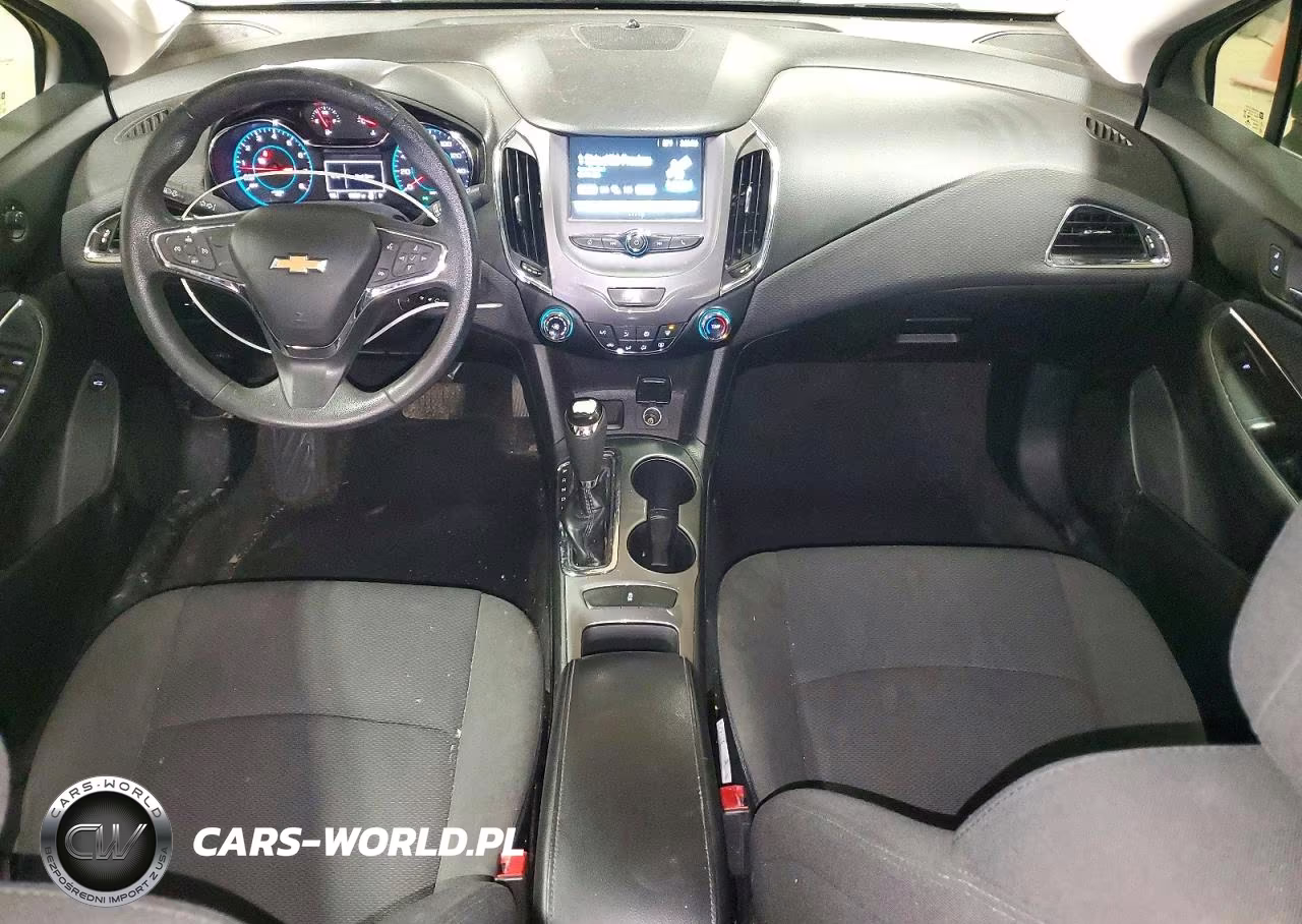 2018 Chevrolet Cruze Lt VIN:1G1BE5SM2J7163399 - 8