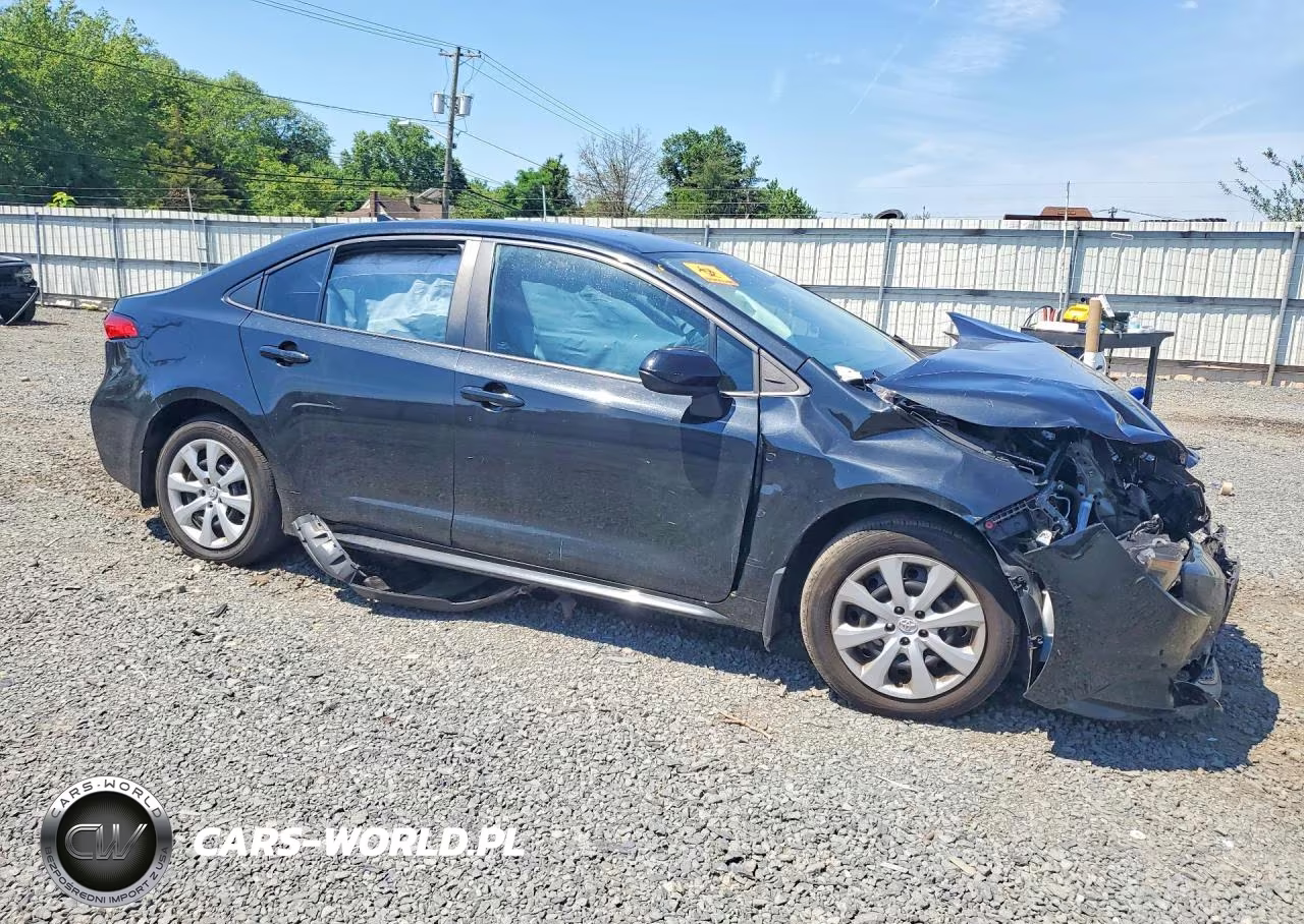 2022 Toyota Corolla Le VIN:5YFEPMAE4NP372618 - 4