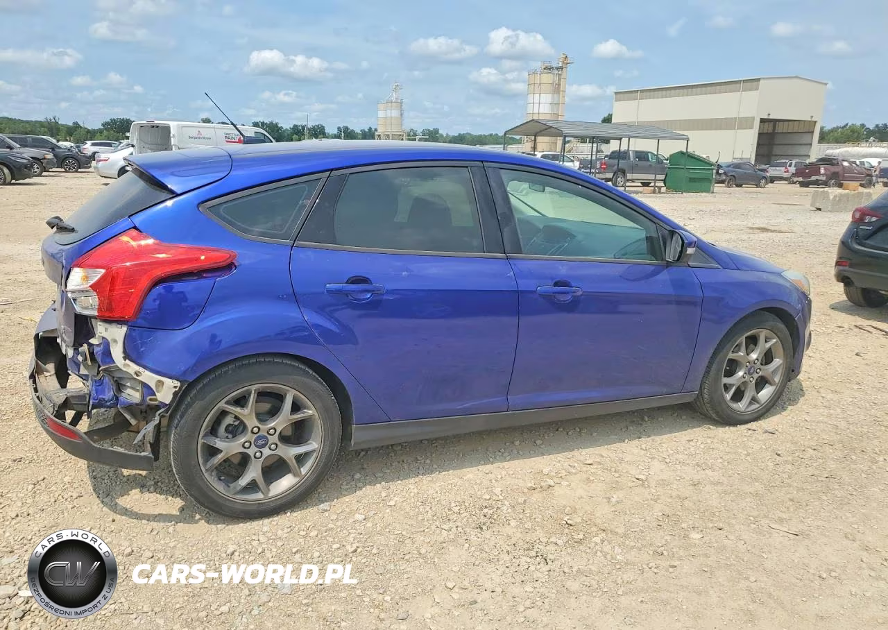 2014 Ford Focus Se VIN:1FADP3K24EL111966 - 3