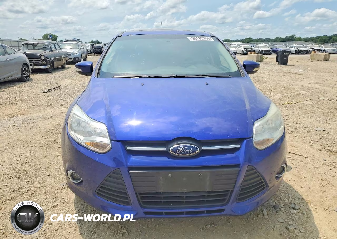 2014 Ford Focus Se VIN:1FADP3K24EL111966 - 5