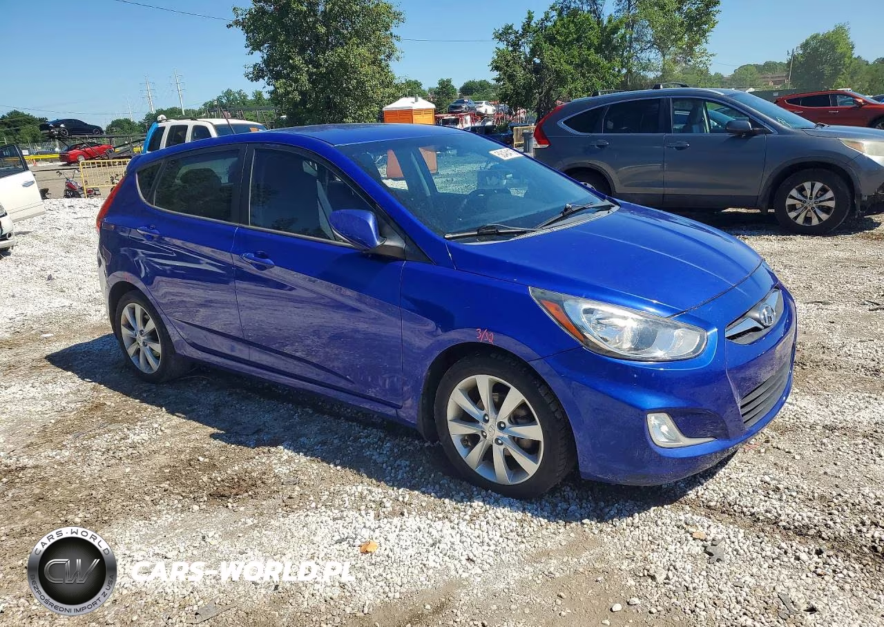 2013 Hyundai Accent Se VIN:KMHCU5AE5DU108214 - 4