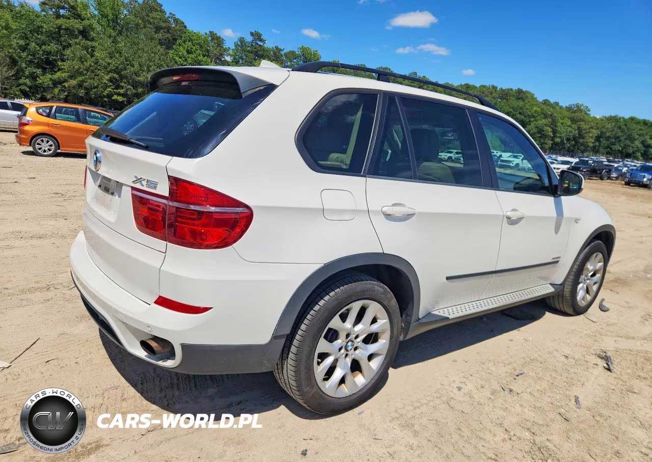 2012 BMW X5 xDrive35I VIN:5UXZV4C52CL764067 - 3