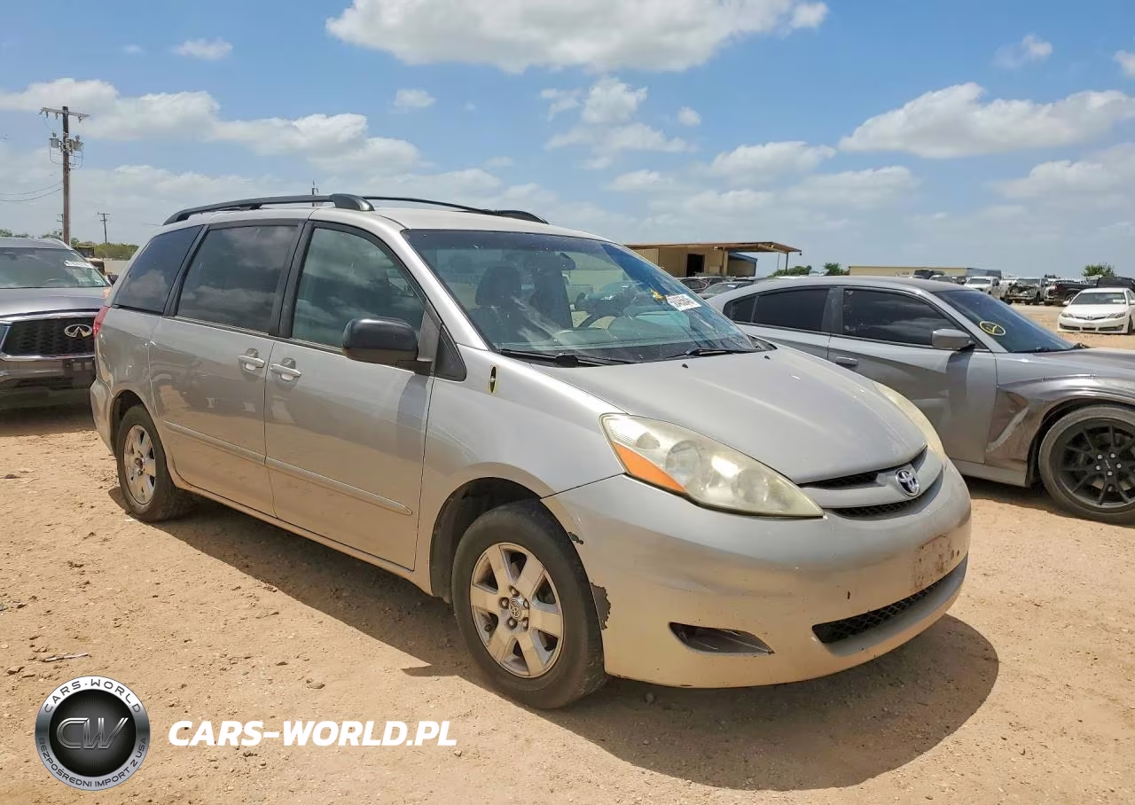 2010 Toyota Sienna Le 7-Passenger VIN:5TDKK4CC3AS305927 - 4
