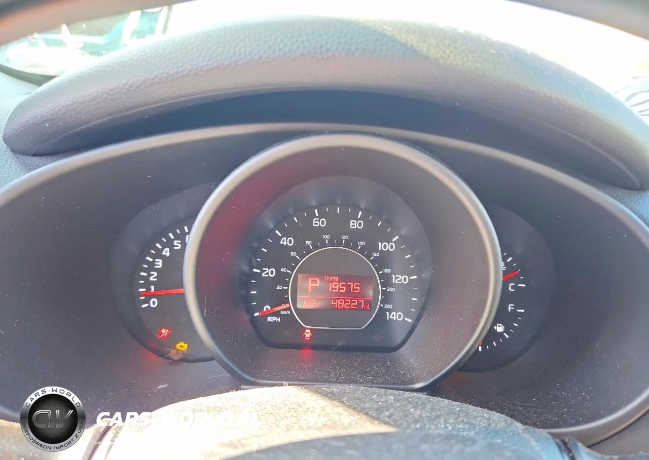 2018 Kia Soul + VIN:KNDJP3A54J7586657 - 9