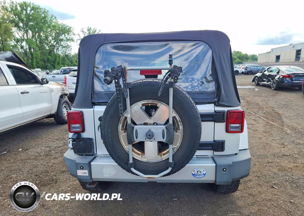 2009 Jeep Wrangler Unlimited Sahara VIN:1J8GA59109L788223 - 6