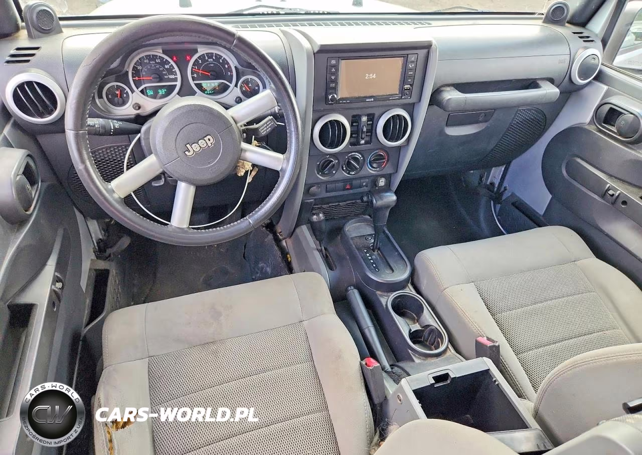 2009 Jeep Wrangler Unlimited Sahara VIN:1J8GA59109L788223 - 8