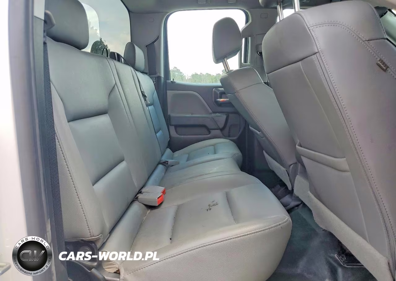2018 Chevrolet Silverado C1500 VIN:1GCRCNEH9JZ252031 - 10
