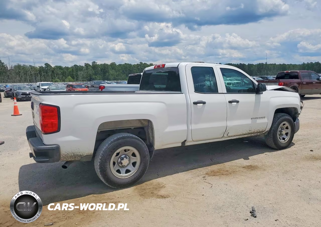 2018 Chevrolet Silverado C1500 VIN:1GCRCNEH9JZ252031 - 3
