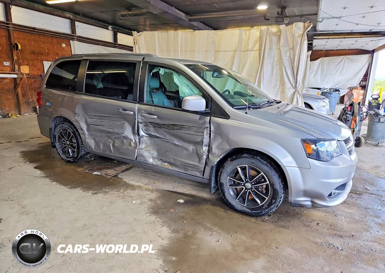 2019 Dodge Grand Caravan Gt VIN:2C4RDGEG1KR648398 - 4