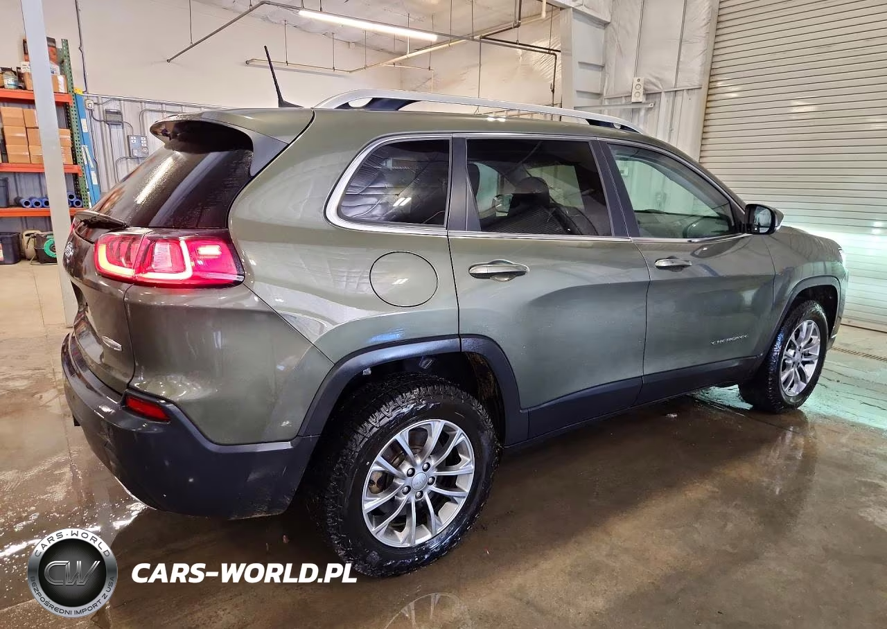 2019 Jeep Cherokee Latitude Plus VIN:1C4PJMLXXKD305075 - 3