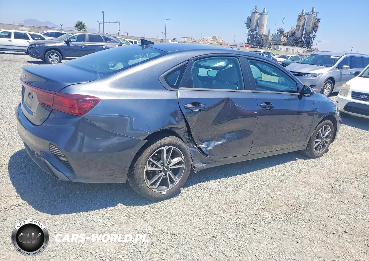2022 Kia Forte Lxs VIN:3KPF24AD3NE490686 - 3