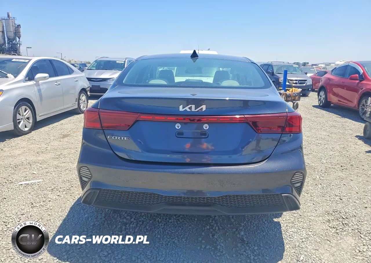 2022 Kia Forte Lxs VIN:3KPF24AD3NE490686 - 6