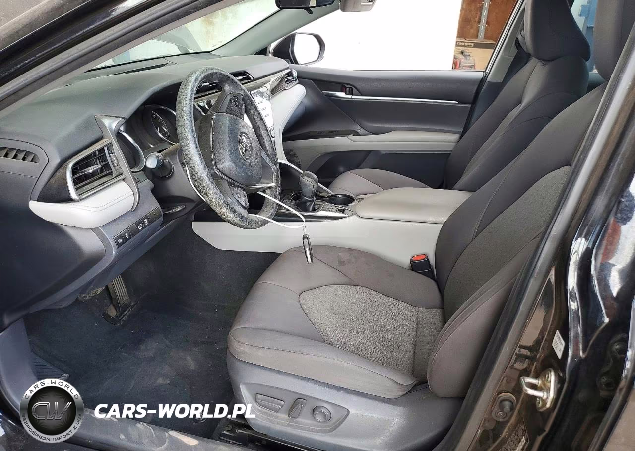 2019 Toyota Camry Le VIN:4T1B31HK3KU006801 - 7