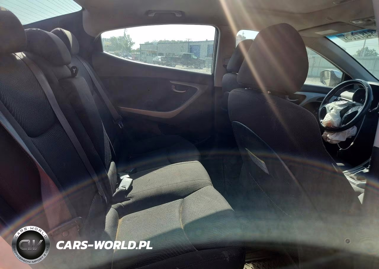 2016 Hyundai Elantra Value Edition VIN:KMHDH4AE3GU579463 - 10