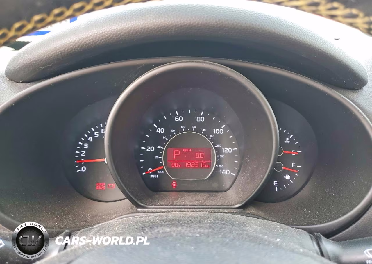2016 Kia Soul + VIN:KNDJP3A58G7315190 - 9