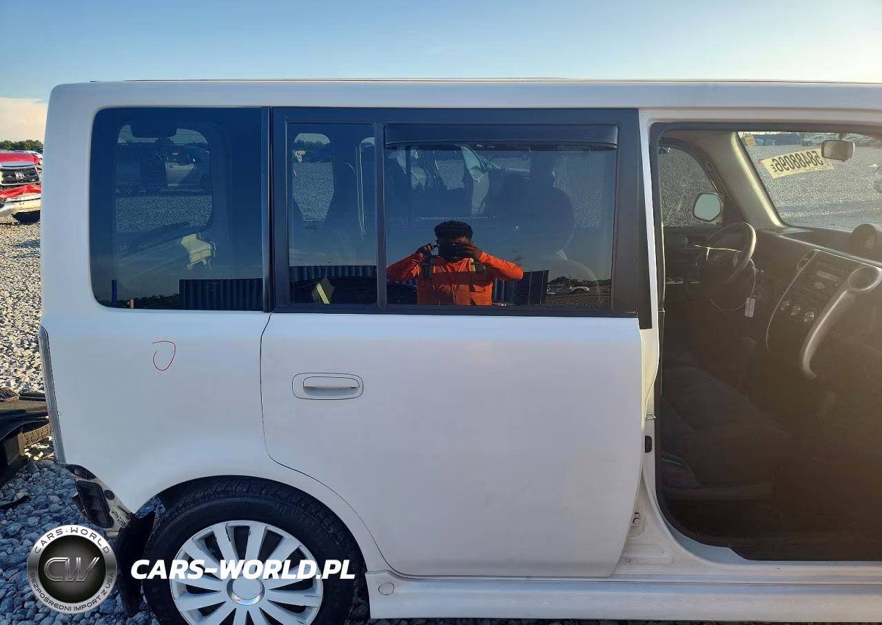 2004 Toyota Scion Xb VIN:JTLKT324240152647 - 11