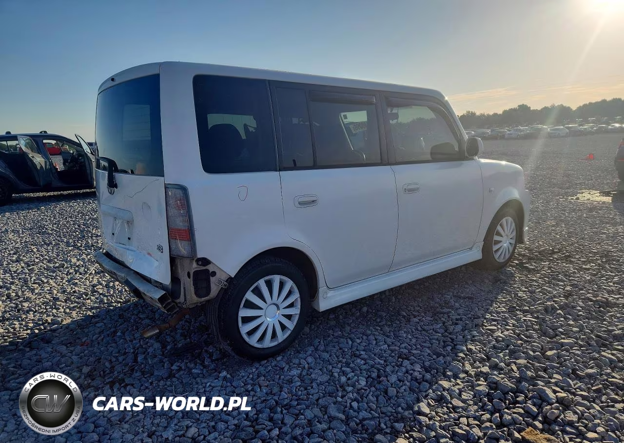 2004 Toyota Scion Xb VIN:JTLKT324240152647 - 3