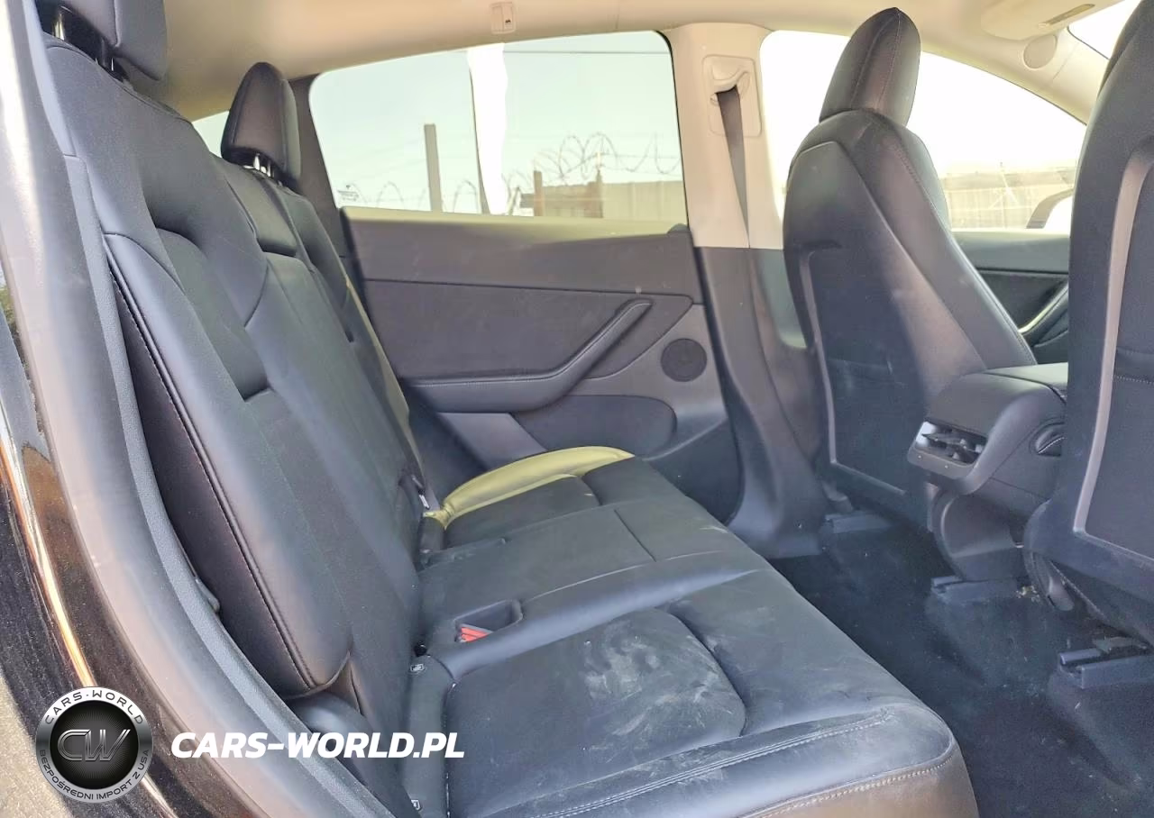 2022 Tesla Model Y VIN:7SAYGDEE6NF322454 - 11