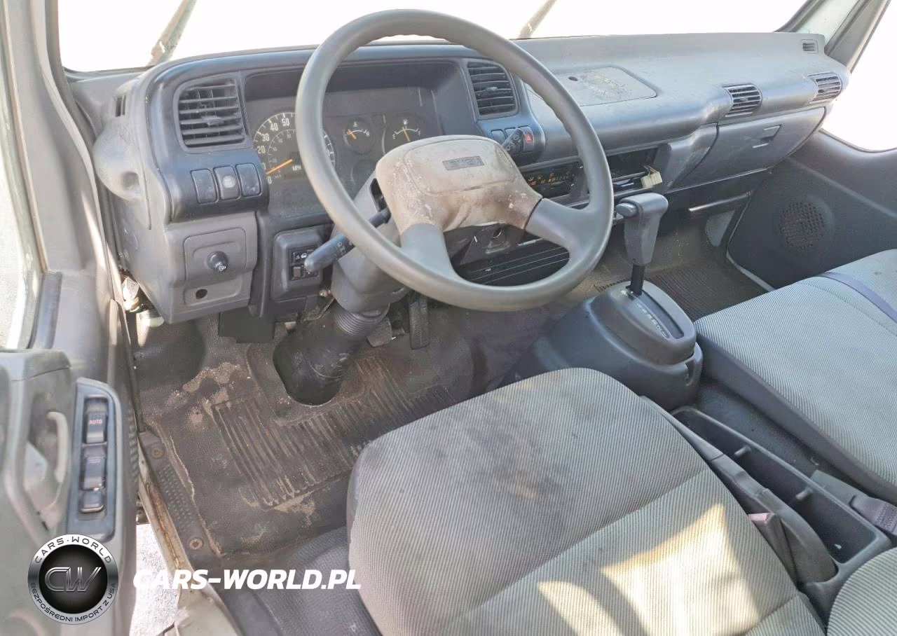 2004 Isuzu Npr - Truck Cab And Chassis VIN:4KLB4B1U04J800078 - 8