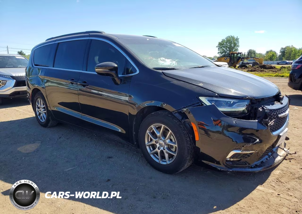 2021 Chrysler Pacifica Touring VIN:2C4RC1FG5MR558821 - 4