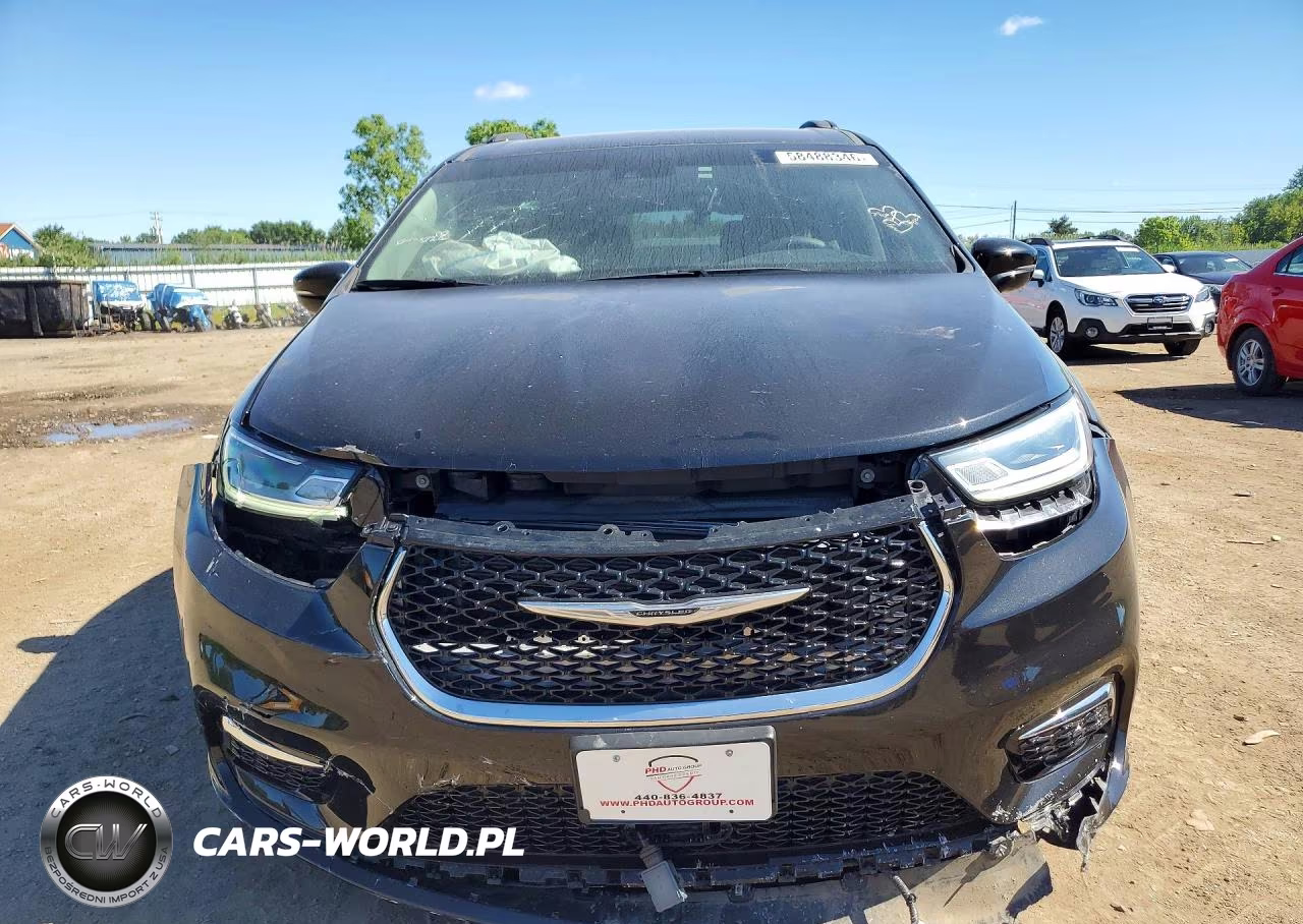 2021 Chrysler Pacifica Touring VIN:2C4RC1FG5MR558821 - 5