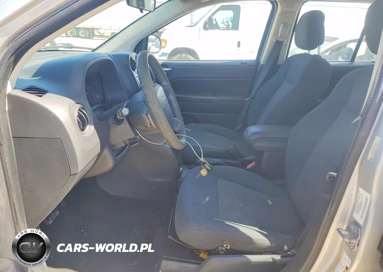 2010 Jeep Compass Sport VIN:1J4NT4FBXAD558391 - 7